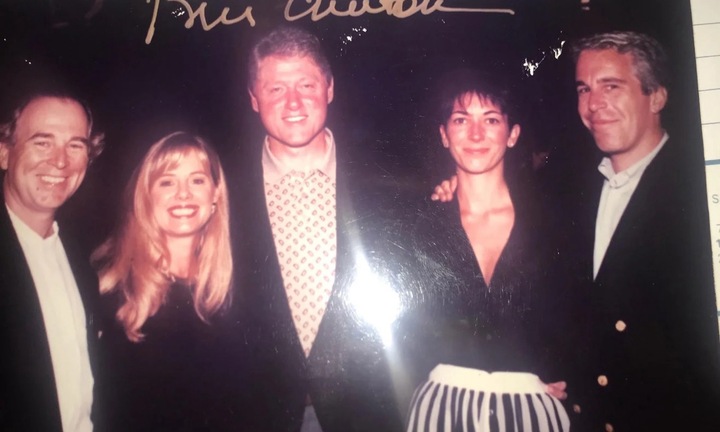 Chấn động loạt ảnh mới từ dinh thự tỷ phú ấu dâm Jeffrey Epstein