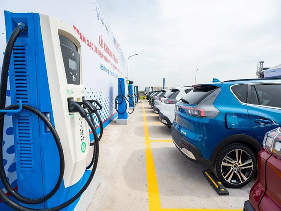 TP.HCM xây dựng biểu giá điện linh hoạt, giảm 10-12% giá điện cho sạc xe điện