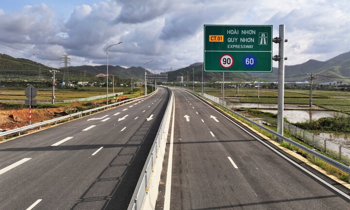Diện mạo cao tốc Hoài Nhơn - Quy Nhơn hơn 12.400 tỷ đồng trước ngày về đích