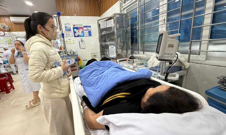 Hơn 50 ca nghi ngộ độc, Quảng Ngãi tạm ngưng chuỗi bánh mì nổi tiếng