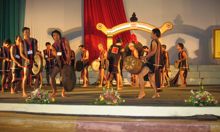 Phát triển sản phẩm công nghiệp văn hóa để xây dựng nền tảng du lịch bền vững