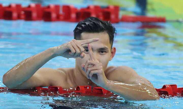 Bạn gái khóc sau khi trượt HCV, nhà vô địch SEA Games tặng quà đặc biệt