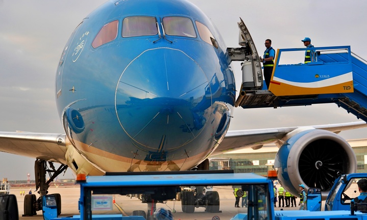 Bên trong chuyến bay đặc biệt vừa hạ xuống sân bay Long Thành