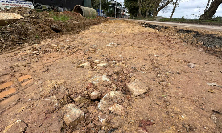 Dùng đất sai thiết kế đổ vào dự án làm đường gần 120 tỷ ở TP Huế