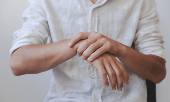 Tê tay tưởng là chuyện nhỏ nhưng lại là dấu hiệu của bệnh khó chữa