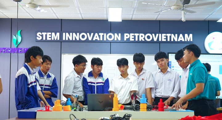Khánh thành phòng STEM Innovation Petrovietnam tại trường THPT Đạm Ri, Lâm Đồng