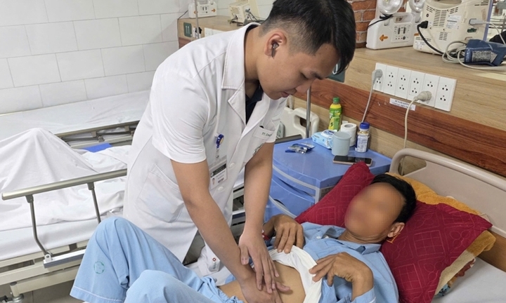 Uống mật cá trắm, người đàn ông 38 tuổi viêm gan cấp, suy thận phải cấp cứu