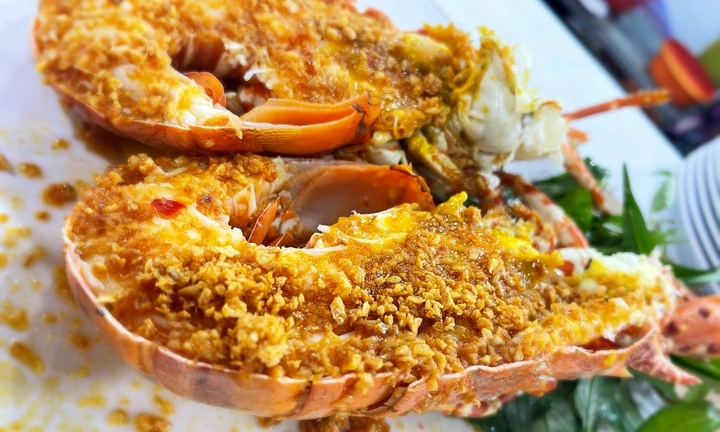 Cách làm tôm hùm cháy tỏi đơn giản, thơm ngon