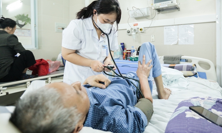 Nghị quyết 72 tạo bước ngoặt tư duy vì sức khỏe toàn dân