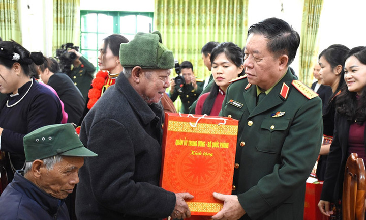 Đại tướng Nguyễn Trọng Nghĩa chủ trì các hoạt động về nguồn, tri ân tại Cao Bằng