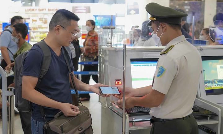 Chuyên gia nước ngoài làm tại Trung tâm tài chính quốc tế được cấp visa 10 năm