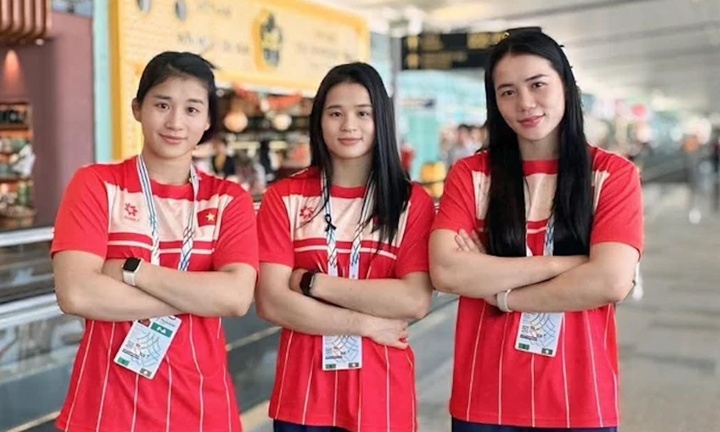 Giành 3 HCV SEA Games trở về, 3 chị em võ sĩ đau đớn nhận tin mất cha