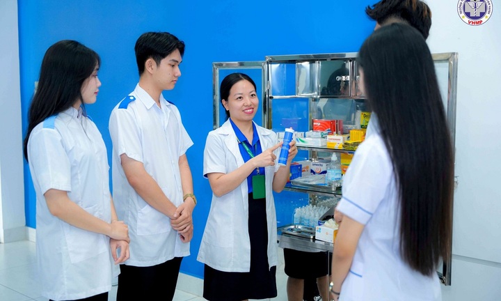 Những ngành 'hot' nhất thị trường hiện nay: Lương cao nhất 70 triệu đồng/tháng