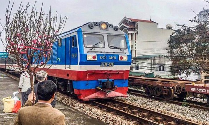 Tăng 11 chuyến tàu phục vụ khách dịp Tết Bính Ngọ 2026 