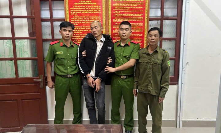 'Con nghiện' đi trộm vàng rồi nhờ bạn gửi về cho vợ