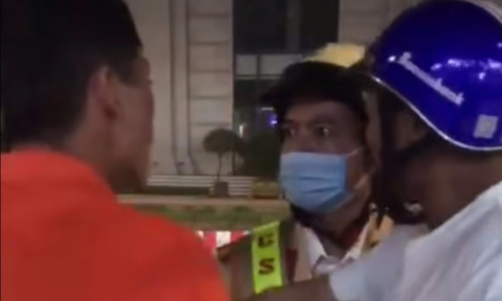 Bắt giữ kẻ đấm Cảnh sát giao thông Bắc Ninh khi bị kiểm tra nồng độ cồn