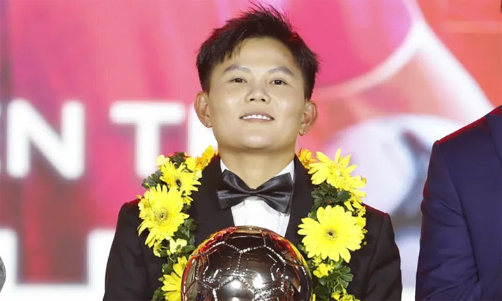 QBV Việt Nam nói lời xúc động 'gửi ba trên trời' khiến MC rưng rưng nghẹn ngào