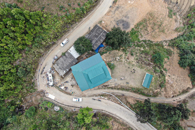 Nhân chứng kể khoảnh khắc xe thiện nguyện lao dốc trước khi lật ở Lào Cai