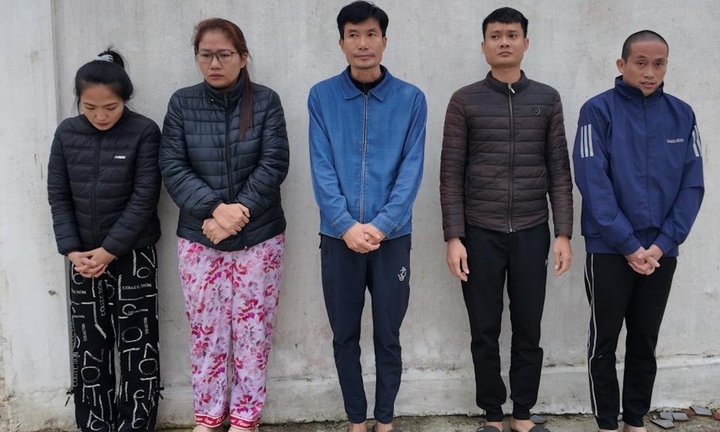 Triệt phá đường dây buôn bán thuốc lá giả sản xuất từ Campuchia, khởi tố 5 người