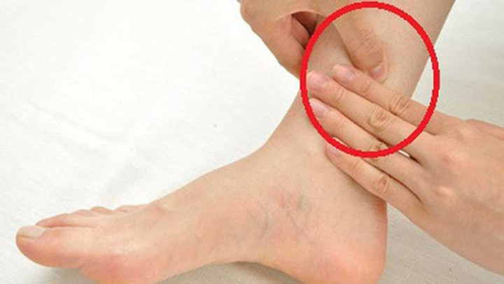 Phụ nữ ngoài 40, day huyệt này 10 phút mỗi ngày sẽ trẻ lâu, sống thọ