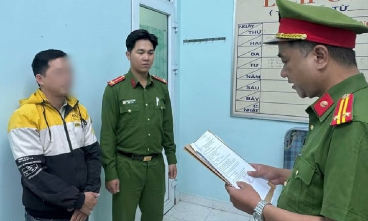 Khởi tố tài xế xe tải khai thác cát trái phép trên sông Cu Đê ở Đà Nẵng