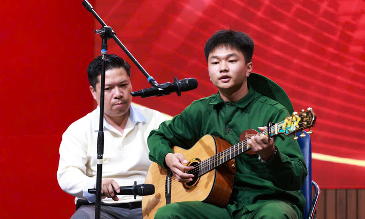 Chàng sinh viên Trung Quốc 'phải lòng' bài hát Việt