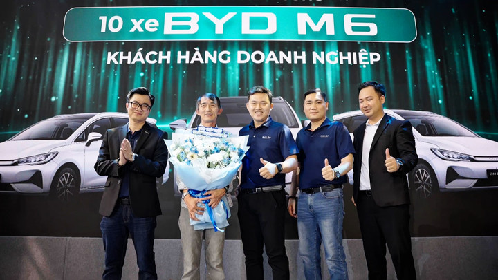 Nhiều tài xế công nghệ chọn BYD M6 với ưu đãi bảo hành pin tăng 3 lần