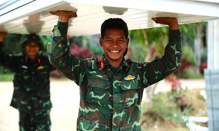 Bộ đội dựng nhà Chiến dịch Quang Trung: Một mùa Tết khác ở vùng lũ