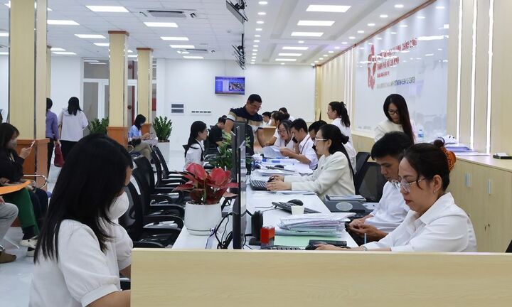 Vận hành Trung tâm hành chính công, người dân TP.HCM nộp hồ sơ 'một mối'