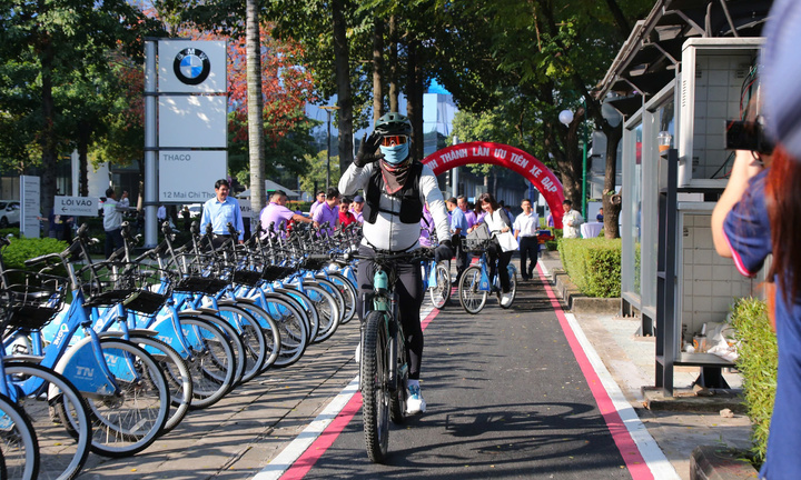 Khánh thành làn đường riêng cho xe đạp đầu tiên tại TP.HCM