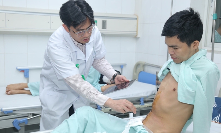 Bỏ viện uống thuốc nam, khối u bụng phình to suýt vỡ