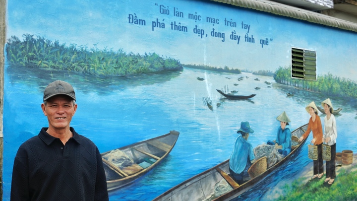 Làng du lịch nổi tiếng Huế gửi thông điệp bảo vệ môi trường vào tranh bích hoạ