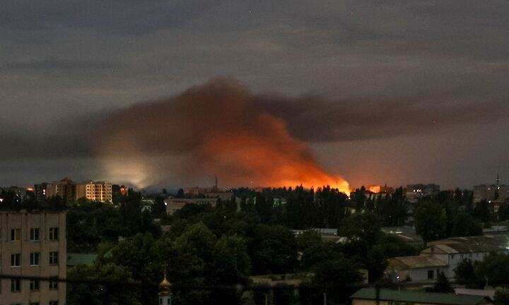 Nga tố Ukraine không kích Kherson vào lễ mừng năm mới, 24 người thiệt mạng 