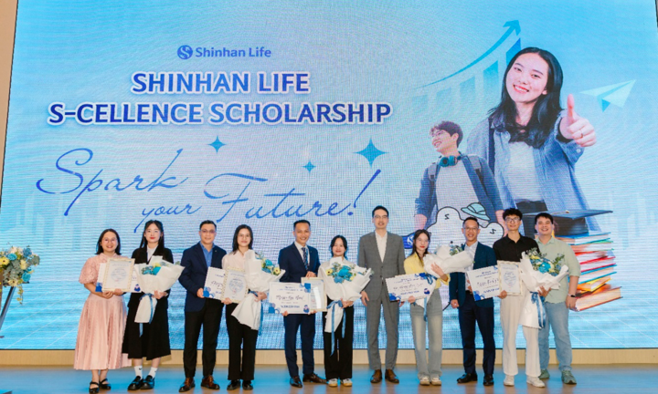 Học bổng Shinhan Life S-cellence đợt 2 trao cho 5 sinh viên xuất sắc
