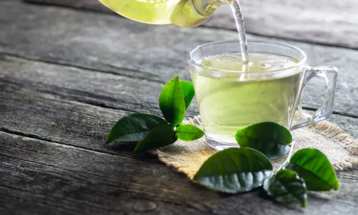 Uống trà xanh tác động đến huyết áp ra sao?