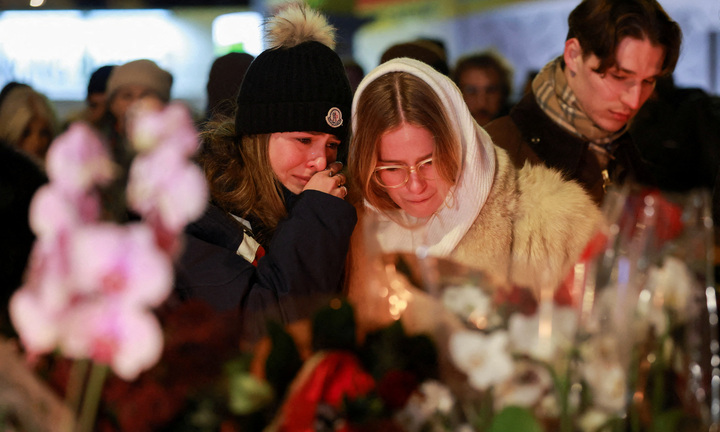 Nhân chứng kể lại khoảnh khắc thoát chết trong thảm kịch cháy quán bar Thuỵ Sĩ 