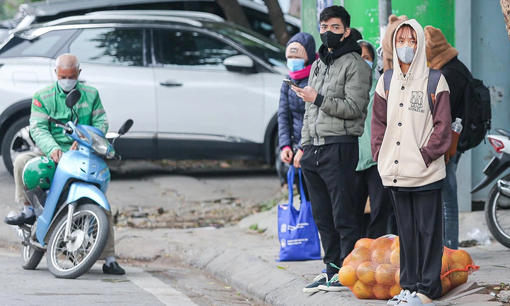 Dự báo thời tiết ngày 4/1: Hà Nội chìm trong rét, TP.HCM nắng ráo