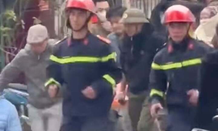 Ba người bỏng nặng sau tiếng nổ lớn ở Hà Nội