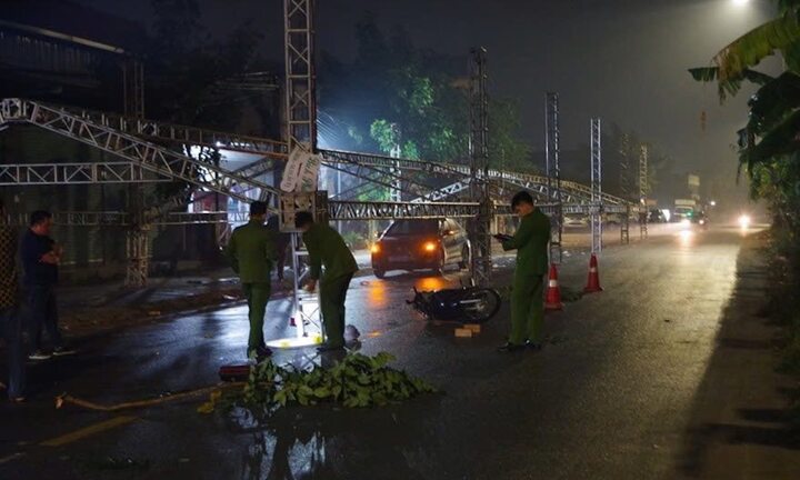 Dựng rạp đám cưới chiếm lòng đường khiến người đi xe máy tử vong