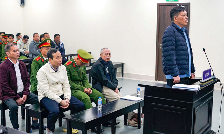 Hai cựu lãnh đạo Ban Quản lý dự án Đắk Lắk nhận hối lộ tiền tỷ lĩnh 8 năm tù