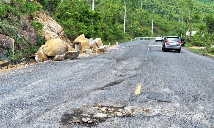 Quốc lộ 1D đoạn qua Đắk Lắk: Đường đẹp ven biển thành ác mộng giao thông