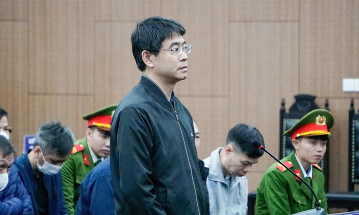 Vụ án tại Cục An toàn thực phẩm: Chồng cựu Cục trưởng khóc xin giảm án cho vợ