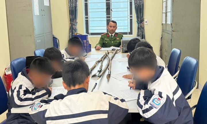 Ngăn chặn nhóm học sinh cấp 2 mang hung khí hẹn đánh nhau