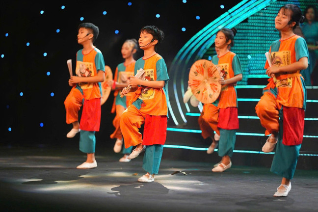 Khi tiếng ca trẻ thơ ngân vang với Đảng vẹn toàn niềm tin yêu