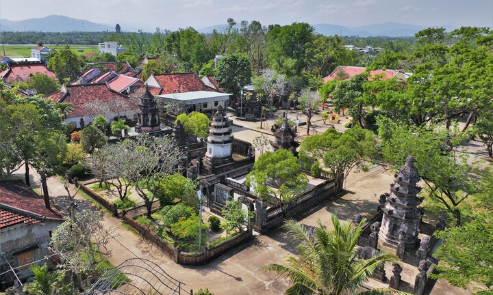 Vẻ đẹp chùa Thập Tháp, cổ tự gần 350 năm trên nền kinh đô Đồ Bàn xưa