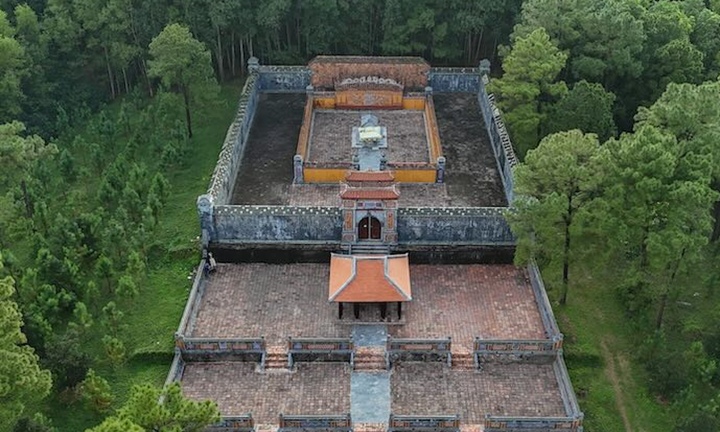 Công trình lạ trong di tích lăng Thái hậu Từ Dũ: UBND TP Huế chỉ đạo gì?