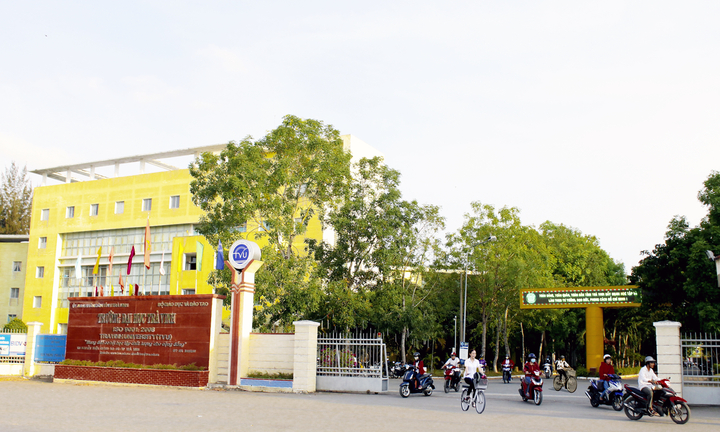 Chuyển Trường Đại học Trà Vinh thành Đại học Trà Vinh