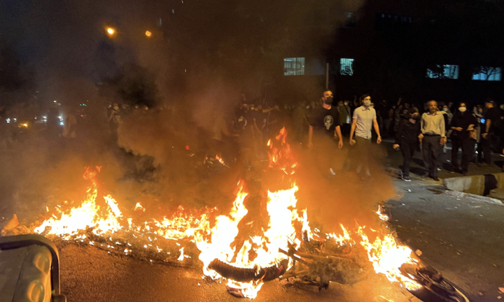 Mỹ cảnh báo công dân hãy ‘rời khỏi Iran ngay lập tức’