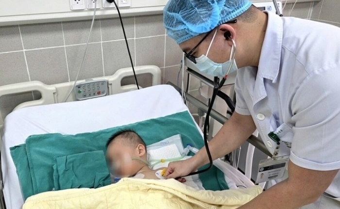 Ăn hạt củ đậu, 6 người trong gia đình ngộ độc, bé 19 tháng nguy kịch