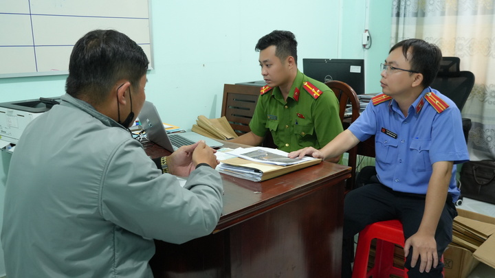 Vụ xe khách rượt đuổi xe tải ở Đồng Tháp: Bắt thêm tài xế xe tải